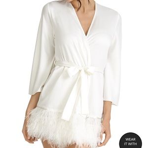 RYA collection swan cover up robe size xs/s